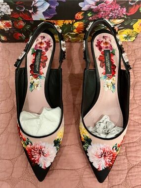 Dolce & Gabbana Black Floral Pointed Slingback Pumps with Pink Insoles